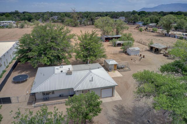 2323 Metzgar Road SW, Albuquerque, NM 87105