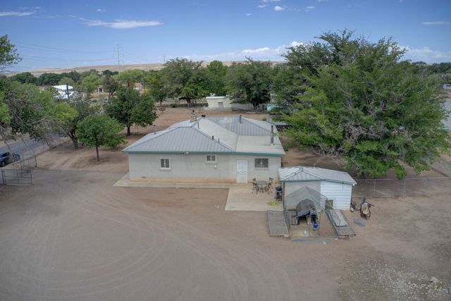2323 Metzgar Road SW, Albuquerque, NM 87105