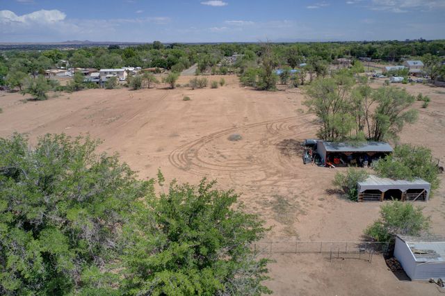 2323 Metzgar Road SW, Albuquerque, NM 87105