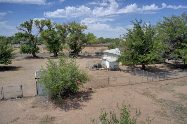 2323 Metzgar Road SW, Albuquerque, NM 87105