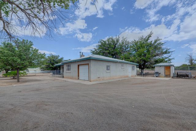 2323 Metzgar Road SW, Albuquerque, NM 87105