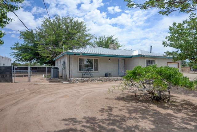 2323 Metzgar Road SW, Albuquerque, NM 87105