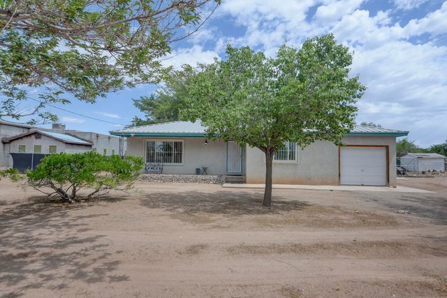 2323 Metzgar Road SW, Albuquerque, NM 87105