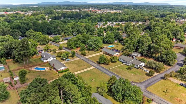112 Shoally Park Drive, Boiling Springs, SC 29316