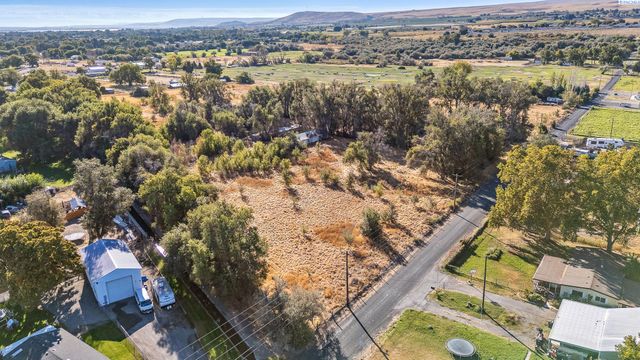 29005 S Carlson Road, Kennewick, WA 99337