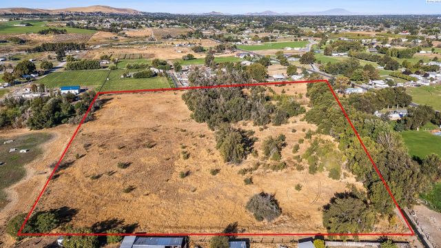 29005 S Carlson Road, Kennewick, WA 99337