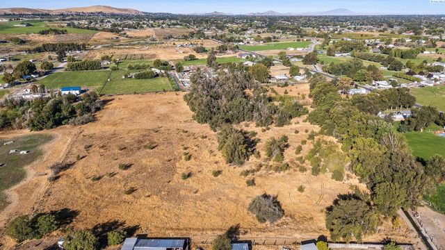 29005 S Carlson Road, Kennewick, WA 99337