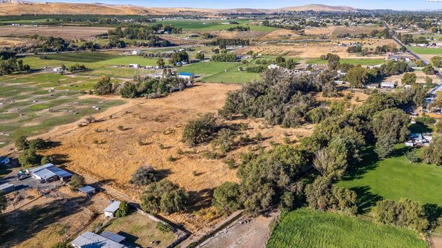 29005 S Carlson Road, Kennewick, WA 99337