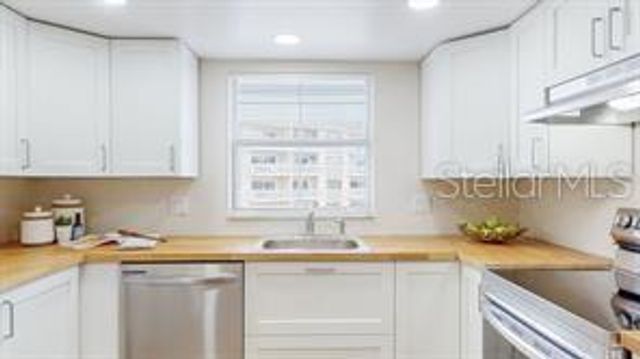 1120 N SHORE DRIVE NE 301, St Petersburg, FL 33701