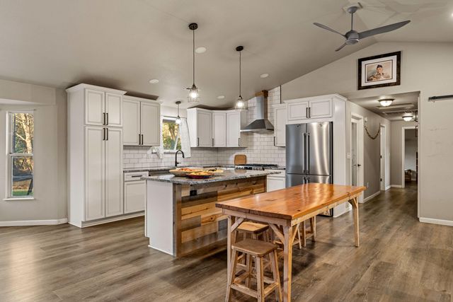 4570 New Hope Road, Grants Pass, OR 97527