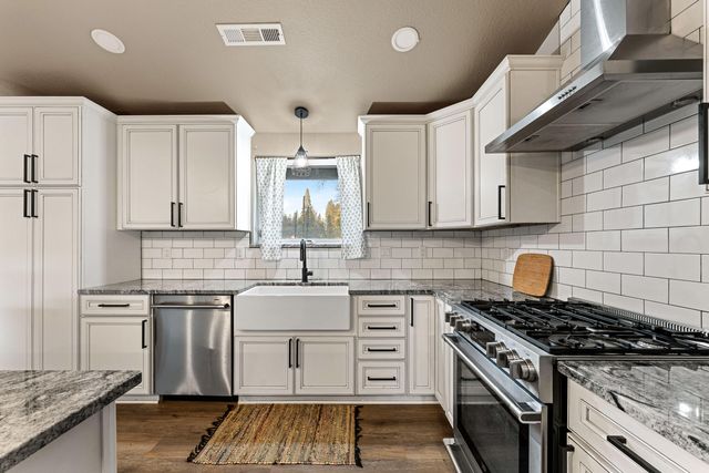 4570 New Hope Road, Grants Pass, OR 97527