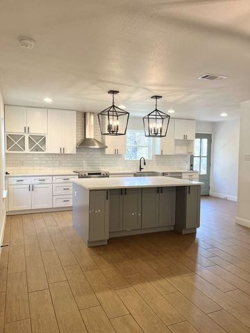 2158 Morning Glory Avenue, Fort Worth, TX 76111