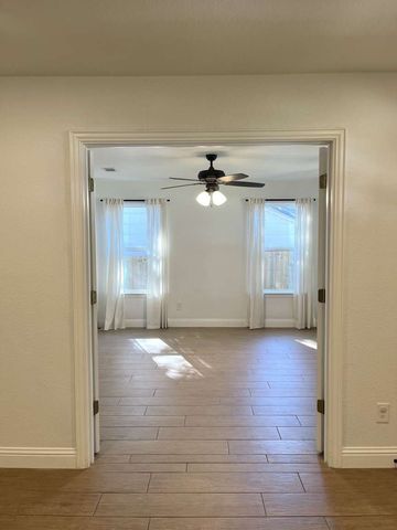 2158 Morning Glory Avenue, Fort Worth, TX 76111