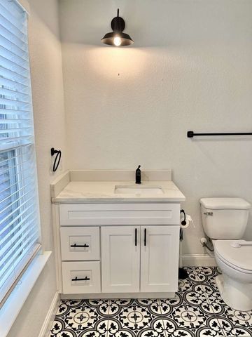 2158 Morning Glory Avenue, Fort Worth, TX 76111