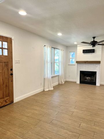 2158 Morning Glory Avenue, Fort Worth, TX 76111