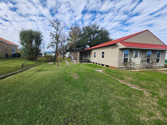 2002 South Bayou Drive, Golden Meadow, LA 70357