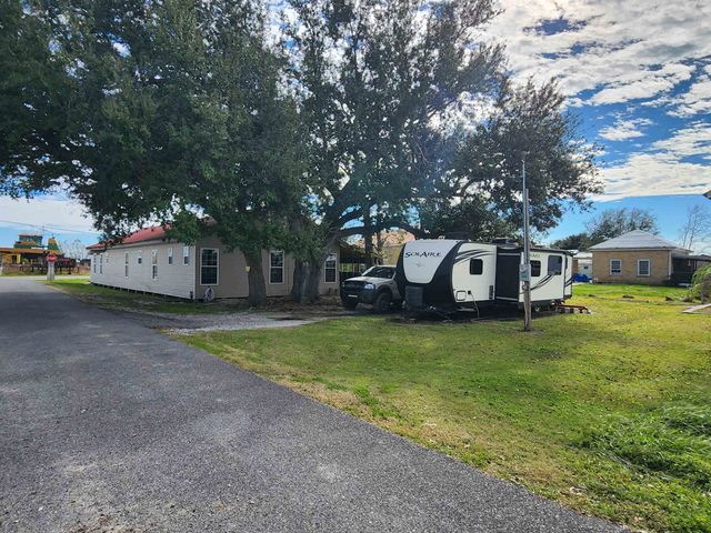 2002 South Bayou Drive, Golden Meadow, LA 70357