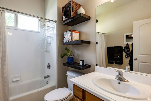 6716 W HUNTER CREST CIR, West Valley City, UT 84128