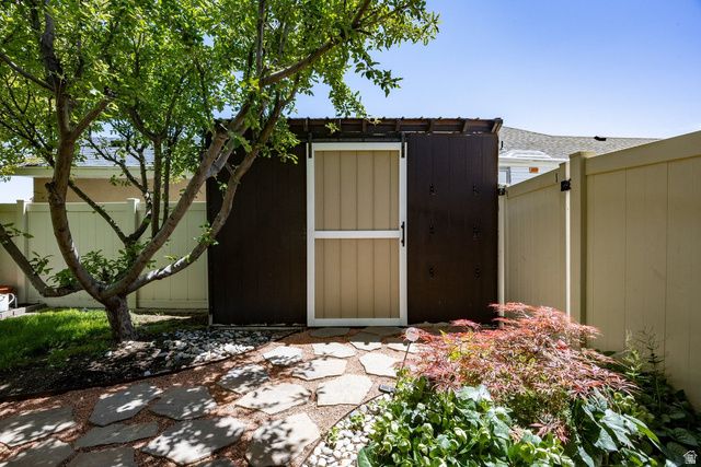 6716 W HUNTER CREST CIR, West Valley City, UT 84128