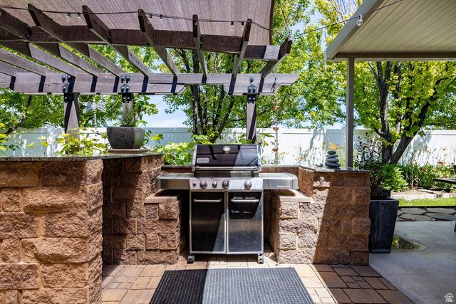 6716 W HUNTER CREST CIR, West Valley City, UT 84128
