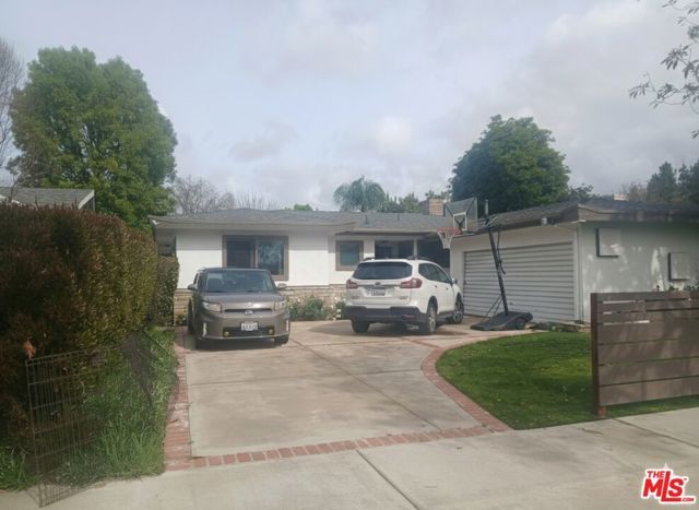 15735 Bassett Street, Van Nuys (los Angeles), CA 91406