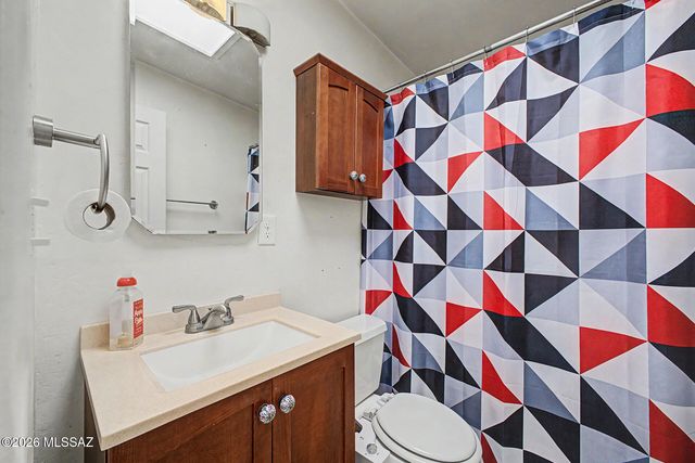 7640 E 27th Street, Tucson, AZ 85710