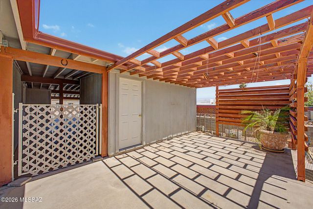 7640 E 27th Street, Tucson, AZ 85710