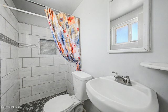 7640 E 27th Street, Tucson, AZ 85710