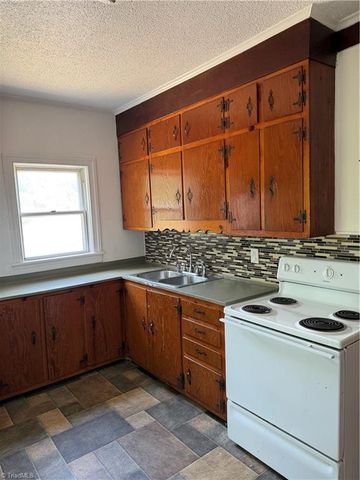 2213 Cypress Street, Greensboro, NC 27405