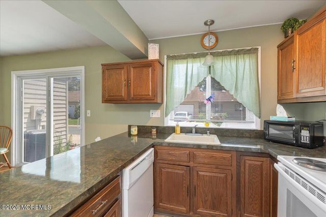 585B Kevin Court B, Manchester, NJ 08759