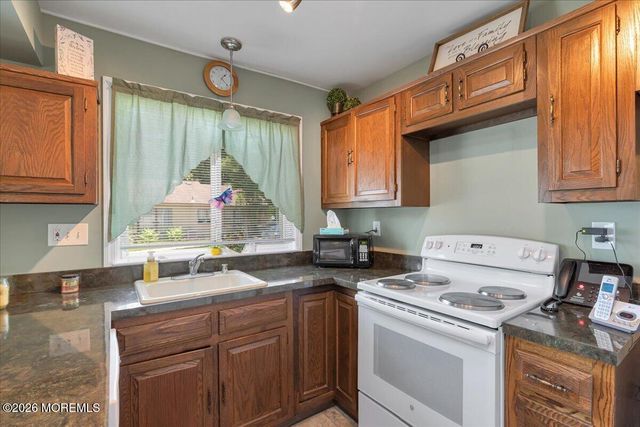 585B Kevin Court B, Manchester, NJ 08759