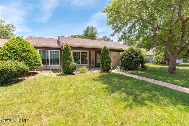 585B Kevin Court B, Manchester, NJ 08759