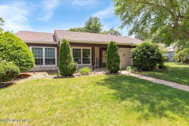 585B Kevin Court B, Manchester, NJ 08759