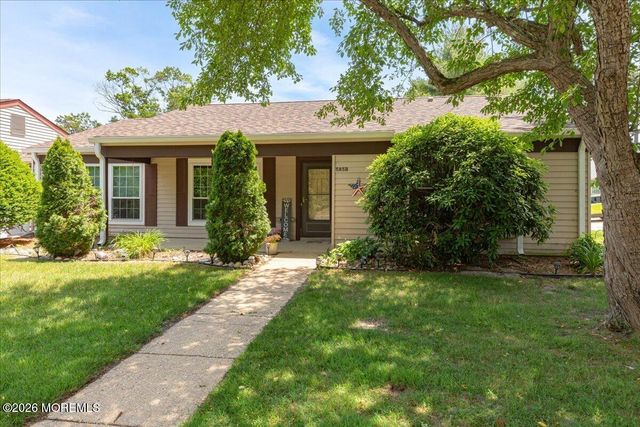 585B Kevin Court B, Manchester, NJ 08759