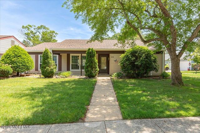 585B Kevin Court B, Manchester, NJ 08759
