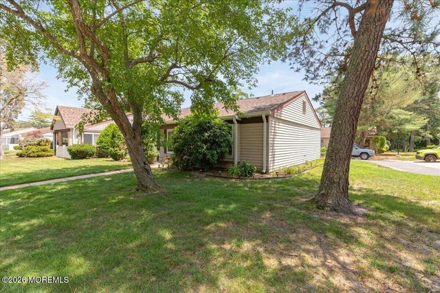 585B Kevin Court B, Manchester, NJ 08759