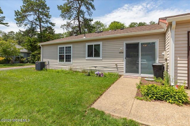585B Kevin Court B, Manchester, NJ 08759