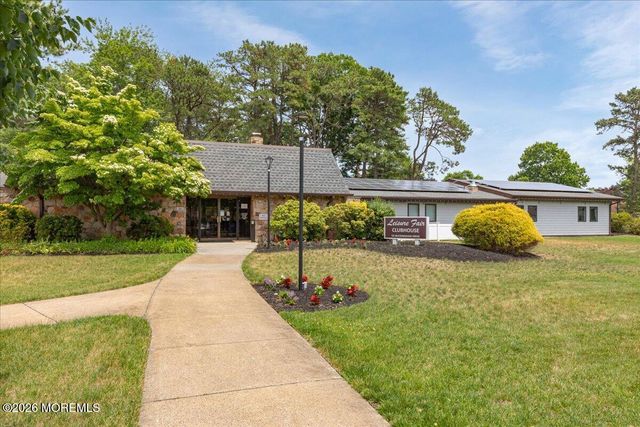 585B Kevin Court B, Manchester, NJ 08759