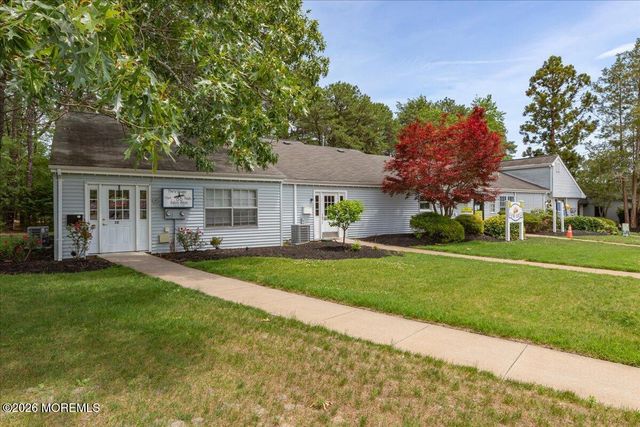 585B Kevin Court B, Manchester, NJ 08759