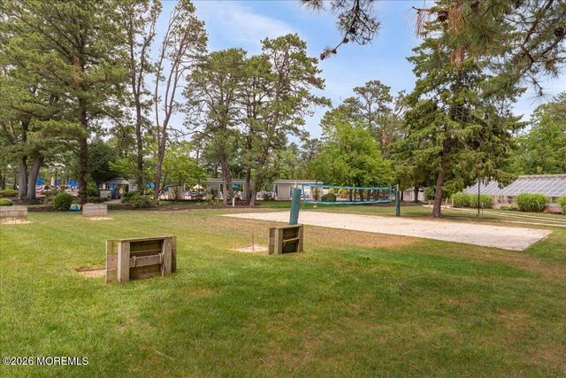 585B Kevin Court B, Manchester, NJ 08759
