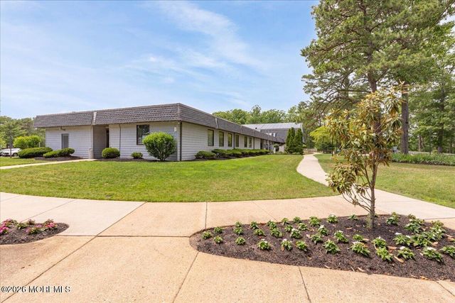 585B Kevin Court B, Manchester, NJ 08759