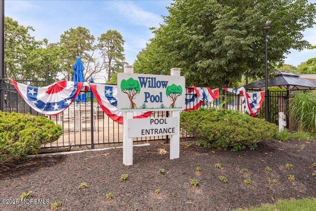 585B Kevin Court B, Manchester, NJ 08759