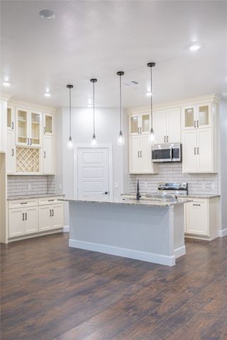 604 Crenshaw Street, Terrell, TX 75160