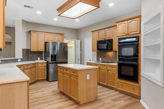 2300 Falkirk CV, Round Rock, TX 78681