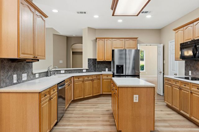 2300 Falkirk CV, Round Rock, TX 78681