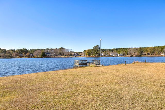 485 E Emerald Lake Drive, Sumter, SC 29153