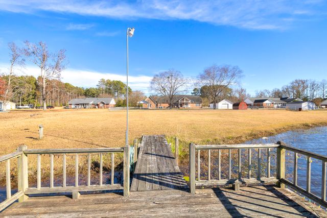 485 E Emerald Lake Drive, Sumter, SC 29153