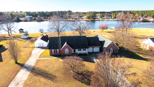 485 E Emerald Lake Drive, Sumter, SC 29153