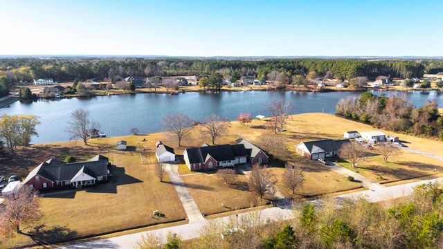 485 E Emerald Lake Drive, Sumter, SC 29153