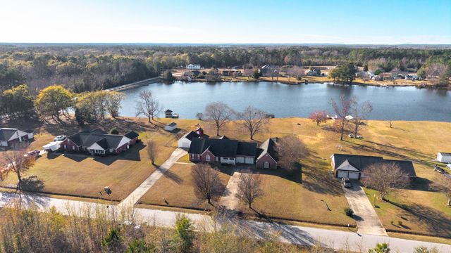 485 E Emerald Lake Drive, Sumter, SC 29153